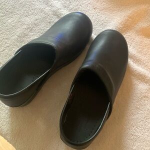 New without box Sanita clogs sz 38
